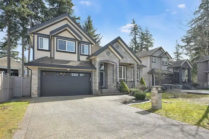 5856 134A STREET - photo 3 of 40