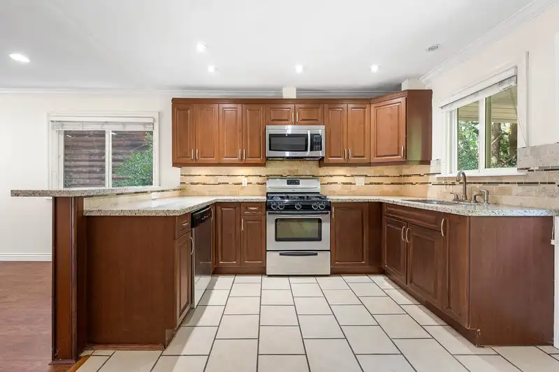 1417 LAURIER AVENUE - photo 1 of 35