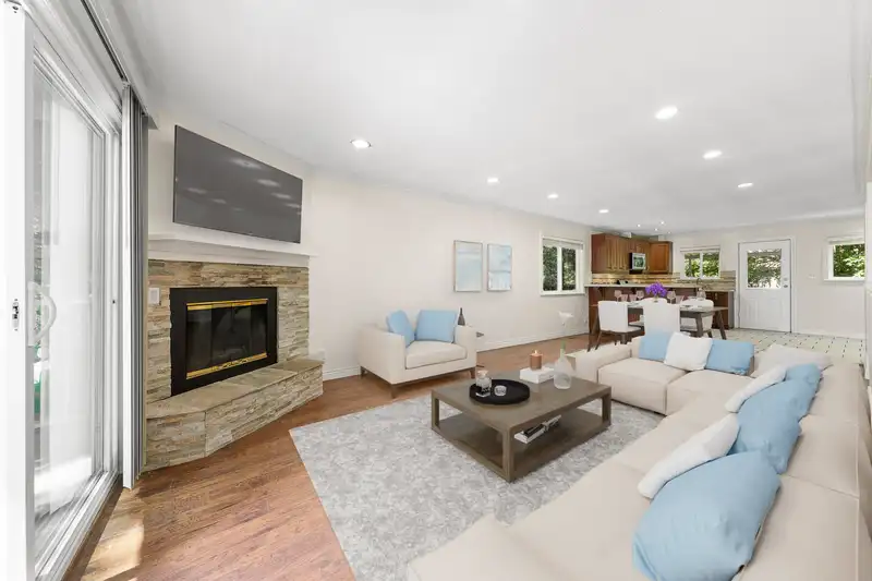 1417 LAURIER AVENUE - photo 2 of 35