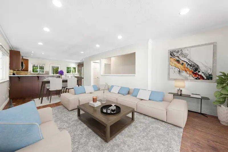 1417 LAURIER AVENUE - photo 3 of 35