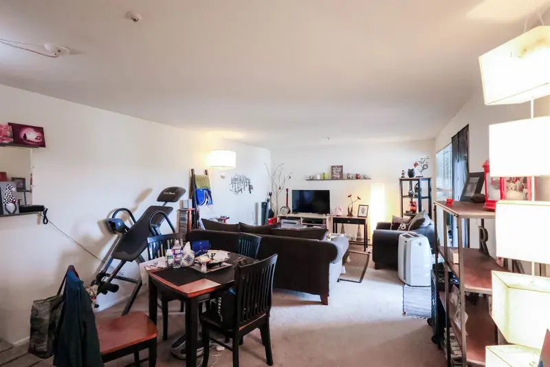 205 723 TWELFTH STREET - photo 4 of 15