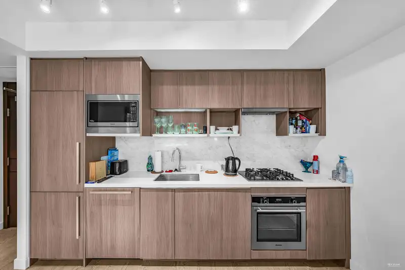 1029 68 SMITHE STREET - photo 4 of 20