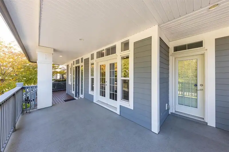 16098 28B AVENUE - photo 3 of 31