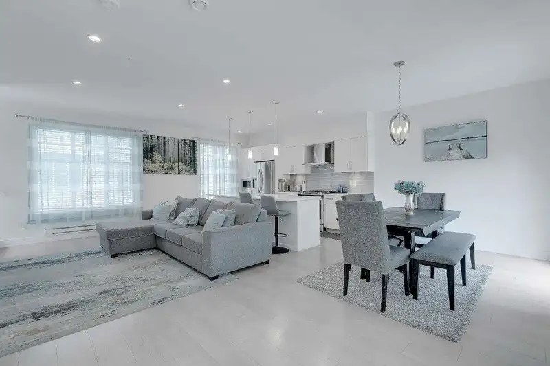 1 14499 64 AVENUE - photo 2 of 36