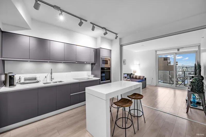 1021 180 E 2ND AVENUE - photo 4 of 25