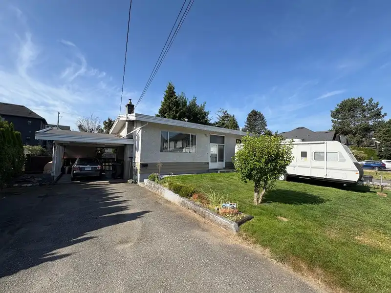 32136 AUTUMN AVENUE - photo 2 of 5
