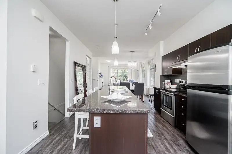 69 19480 66 AVENUE - photo 3 of 32
