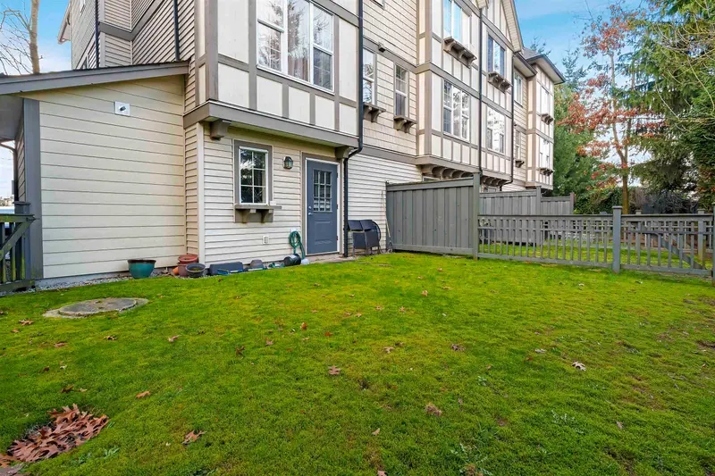 34 8385 DELSOM WAY - photo 3 of 25