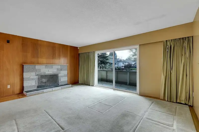 11050 SWAN CRESCENT - photo 4 of 40
