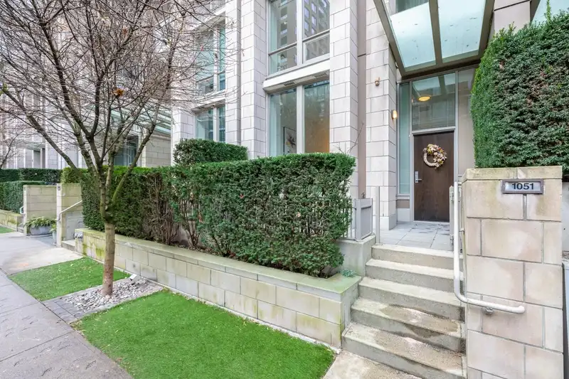 1051 RICHARDS STREET - photo 1 of 36