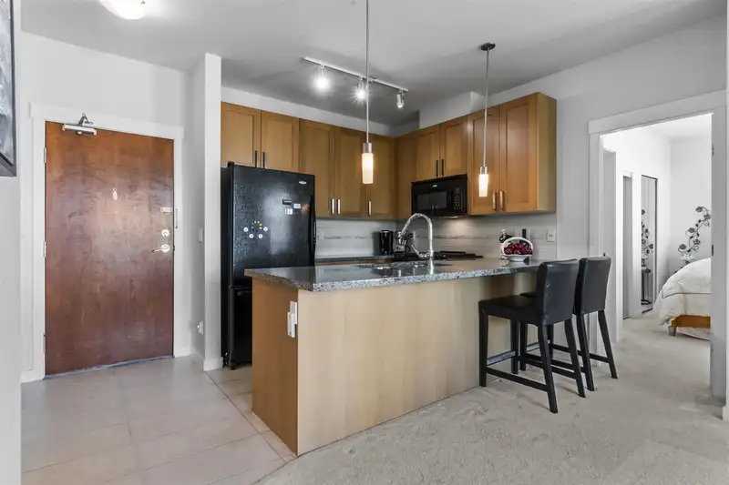 332 15918 26 AVENUE - photo 4 of 11