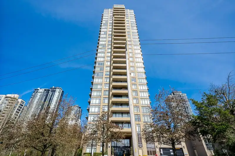 905 2345 MADISON AVENUE - photo 2 of 38