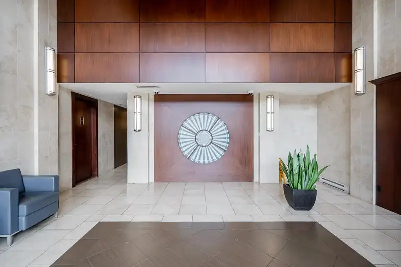 905 2345 MADISON AVENUE - photo 4 of 38