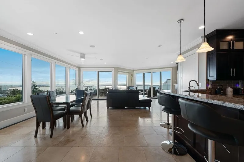 1087 FINLAY STREET - photo 4 of 25