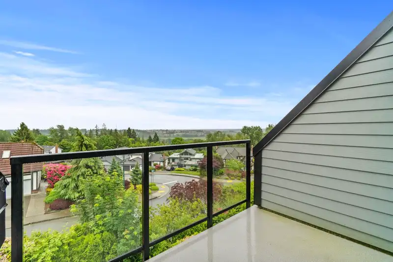 118 2721 ATLIN PLACE - photo 2 of 30