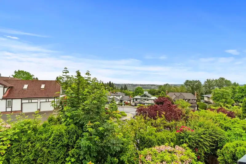 118 2721 ATLIN PLACE - photo 4 of 30