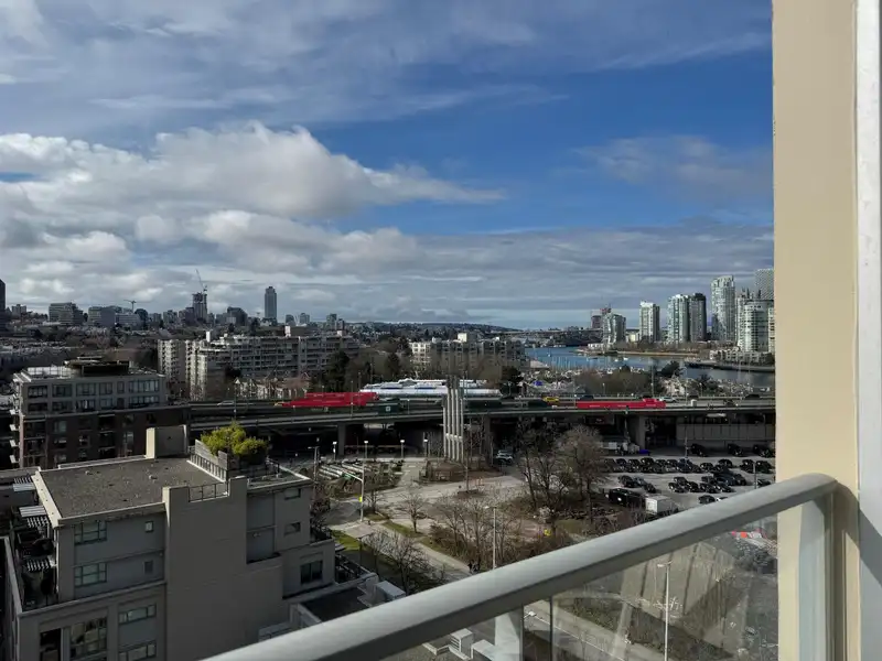 1506 1833 CROWE STREET - photo 3 of 10