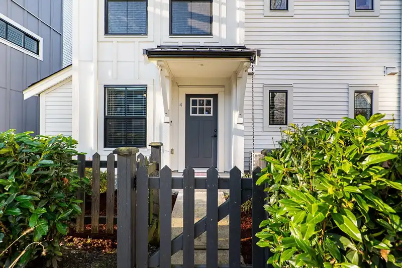 4 5945 176A STREET - photo 3 of 36