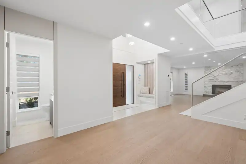 3980 CARTIER STREET - photo 4 of 20