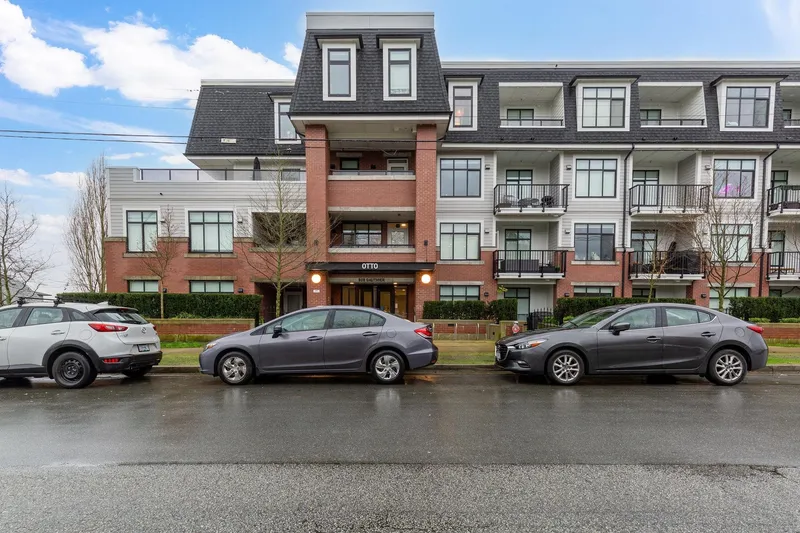 211 808 GAUTHIER AVENUE - photo 2 of 20