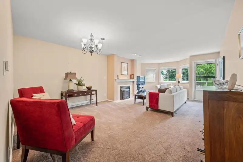 201 9310 KING GEORGE BOULEVARD - photo 3 of 22