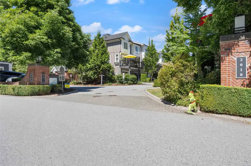 117 3010 RIVERBEND DRIVE - photo 3 of 37
