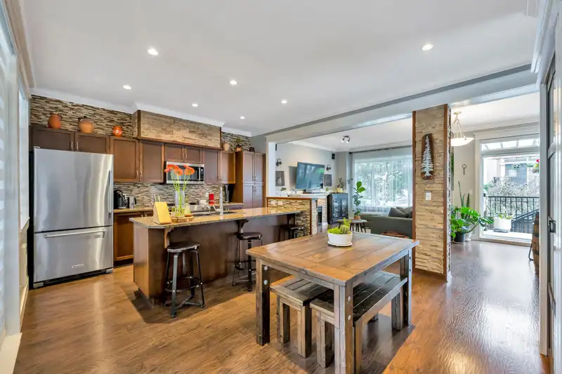 45 6036 164 STREET - photo 1 of 35