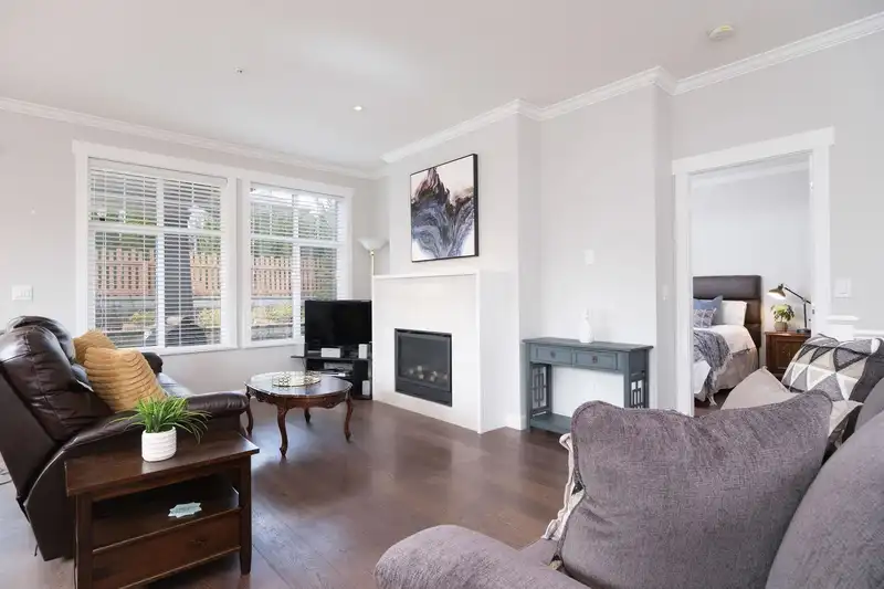 62 7138 210 STREET - photo 2 of 40