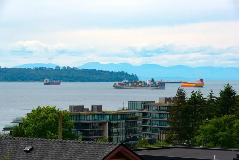 1168 ESQUIMALT AVENUE - photo 2 of 40