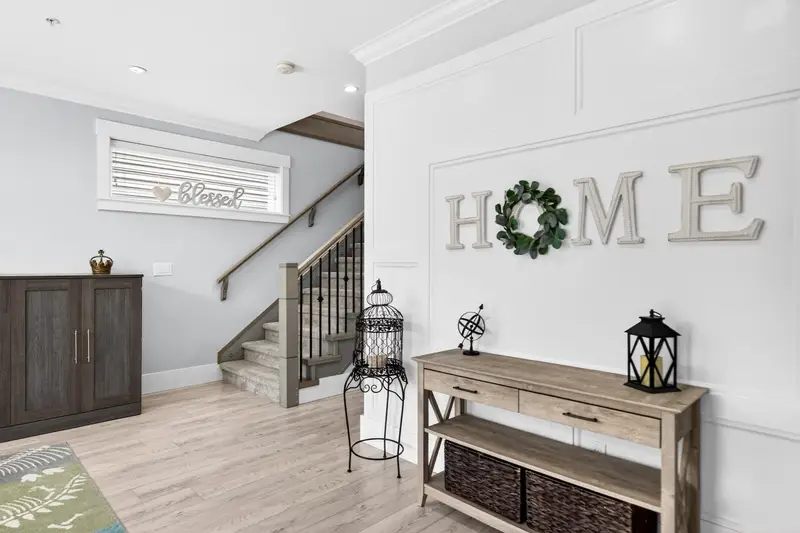 13687 232A STREET - photo 4 of 25