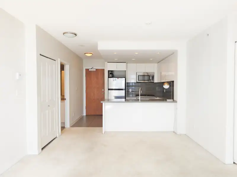 1908 4880 BENNETT STREET - photo 2 of 20