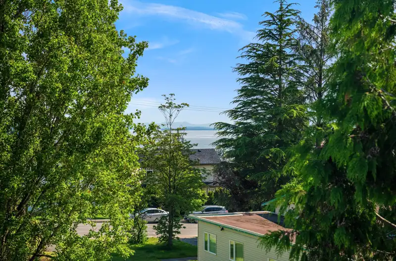 15438 OXENHAM AVENUE - photo 2 of 28
