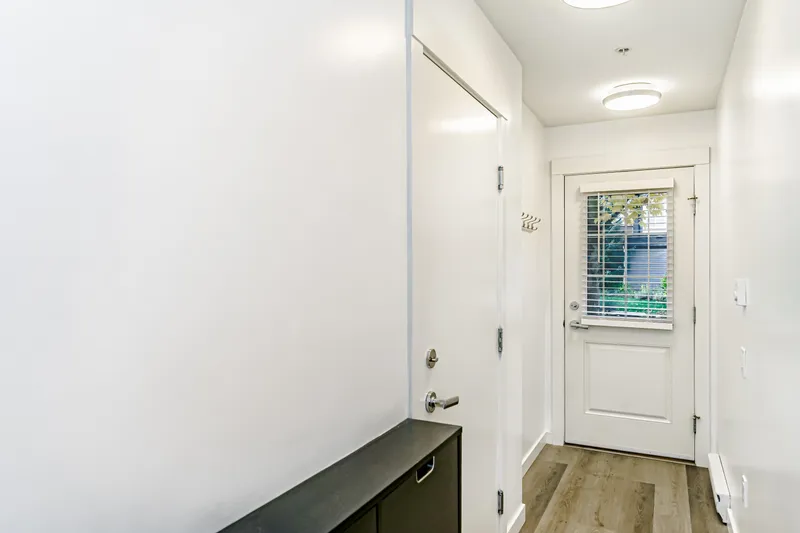 24 2423 AVON PLACE - photo 3 of 25