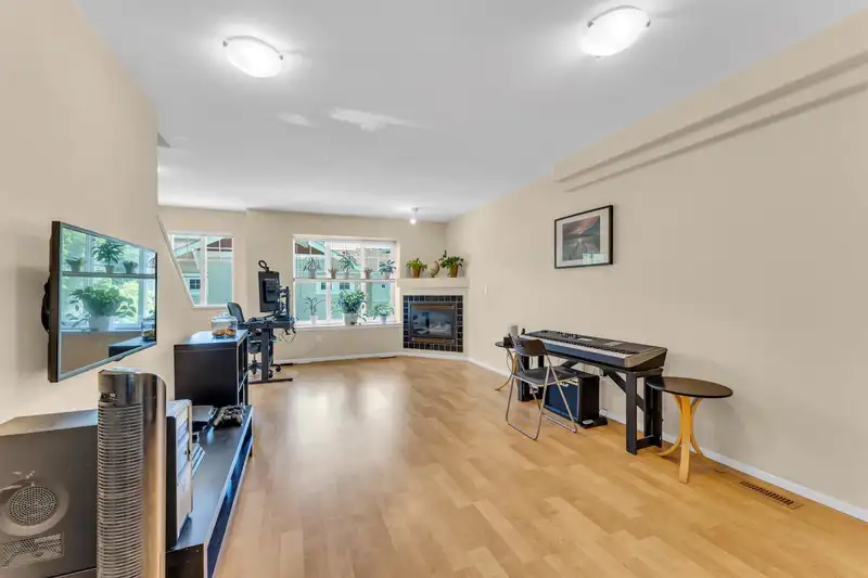 8 12110 75A AVENUE - photo 3 of 22
