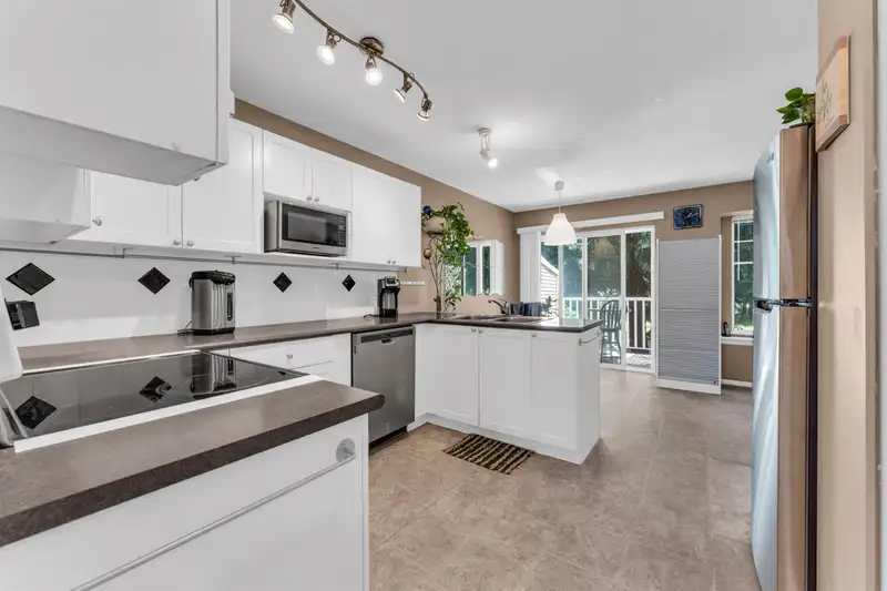 8 12110 75A AVENUE - photo 4 of 22