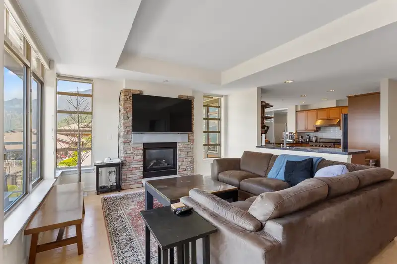 8601 SEASCAPE PLACE - photo 4 of 40