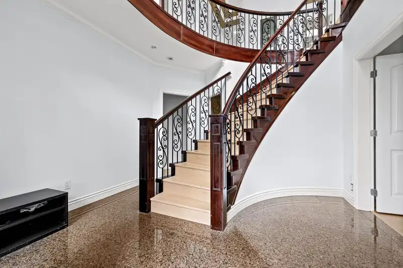 4581 PARKER STREET - photo 4 of 38