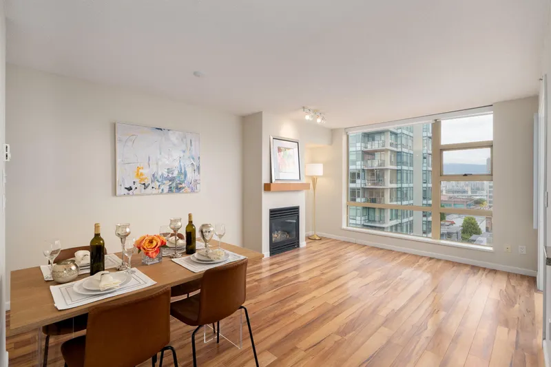 905 1316 W 11TH AVENUE - photo 4 of 25