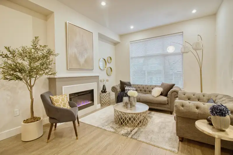 16 19133 73 AVENUE - photo 2 of 16