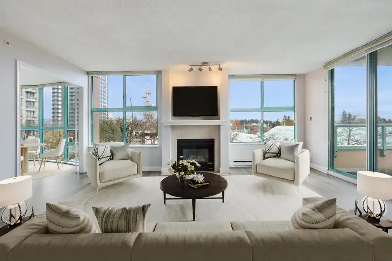 605 728 PRINCESS STREET - photo 2 of 24