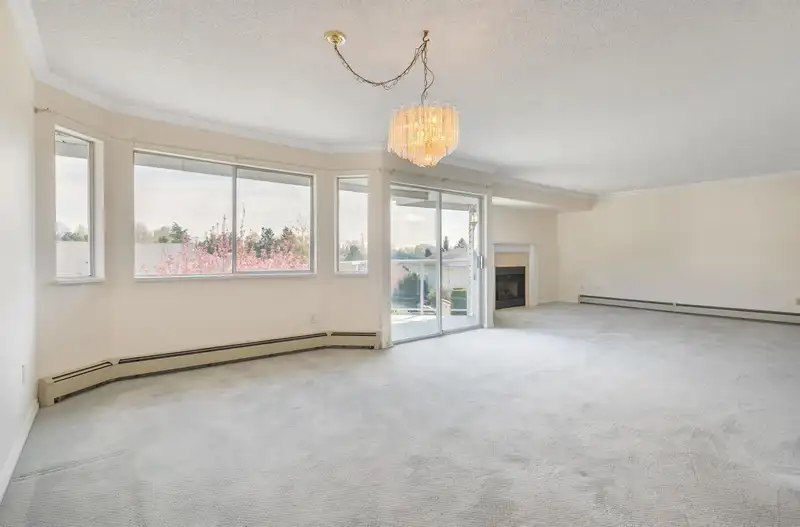 37 1190 FALCON DRIVE - photo 3 of 21