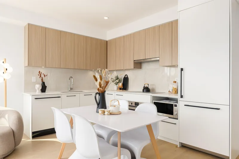 502 5398 207 STREET - photo 3 of 17