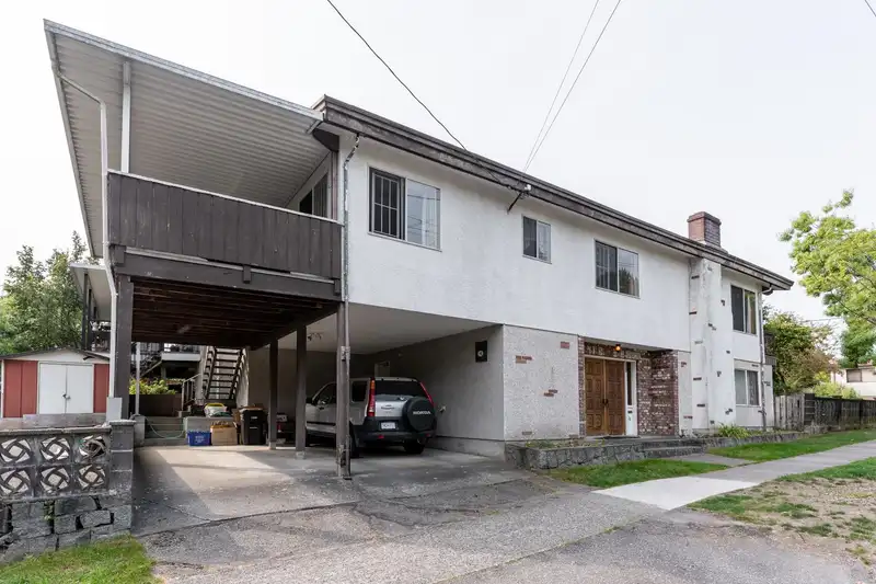 150 E 28TH AVENUE - photo 2 of 29