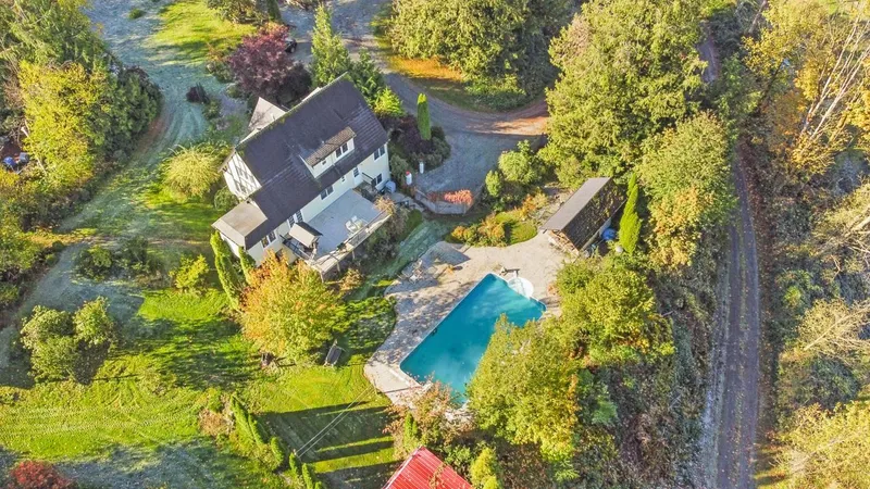 8561 BRADNER ROAD - photo 1 of 25