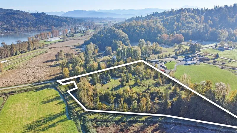 8561 BRADNER ROAD - photo 4 of 25