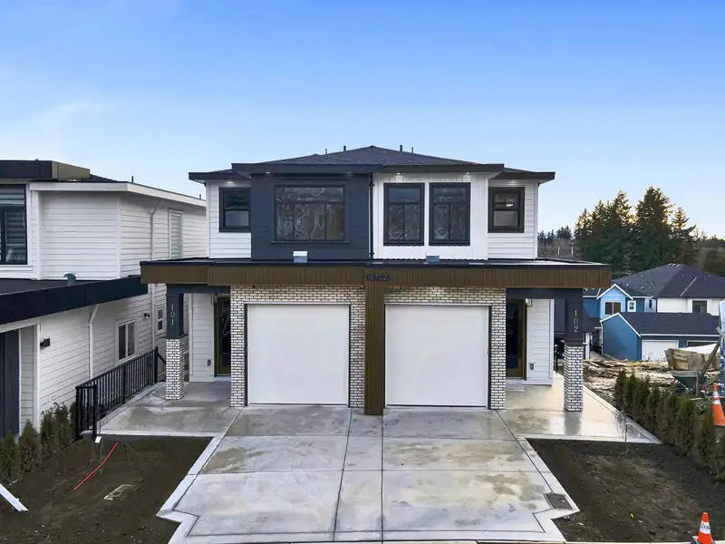 102 16702 16A AVENUE - photo 2 of 4