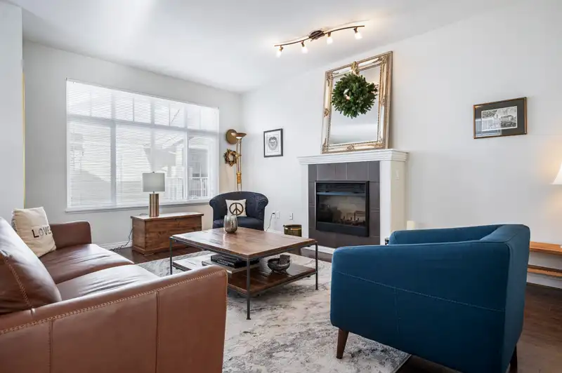 32 19480 66 AVENUE - photo 3 of 35
