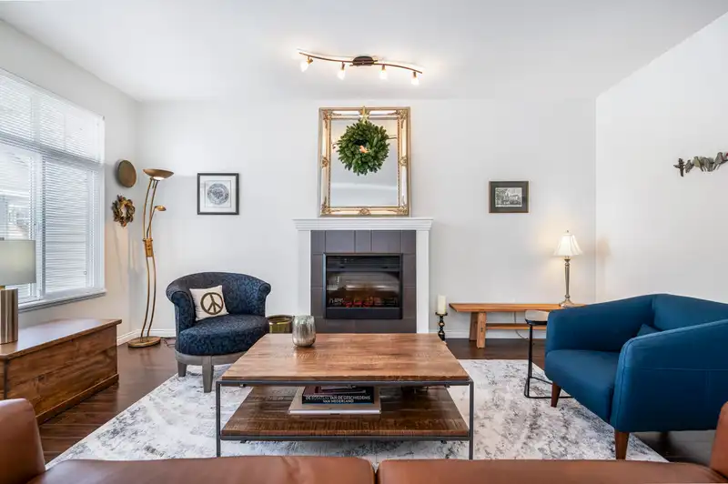 32 19480 66 AVENUE - photo 4 of 35