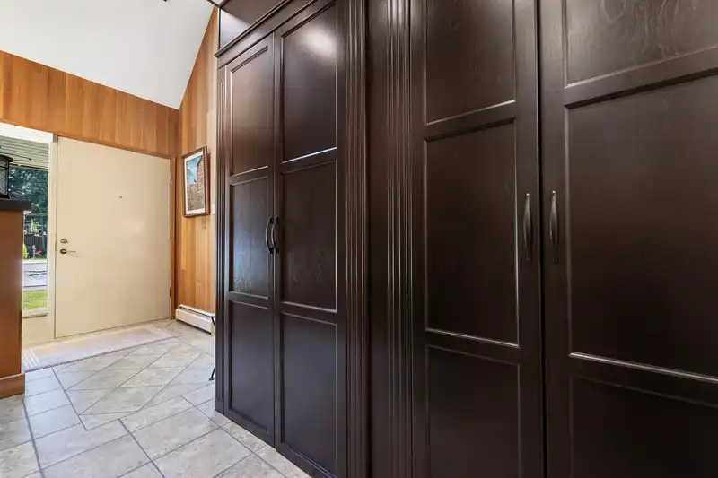 3279 CHESTNUT STREET - photo 4 of 40