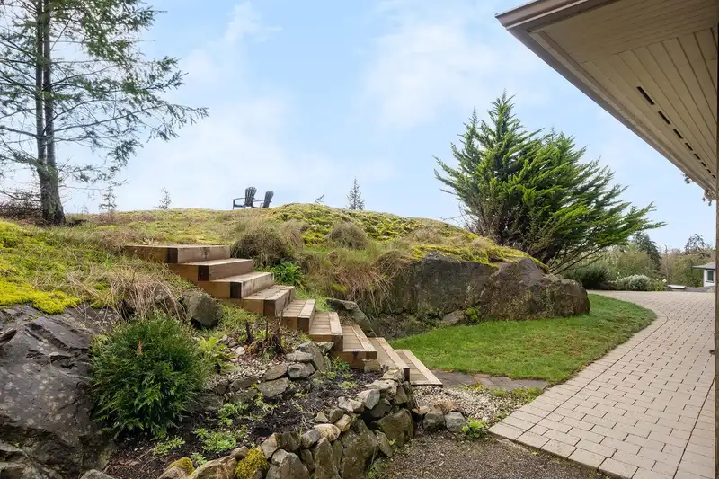 879 SEYMOUR BAY DRIVE - photo 4 of 30